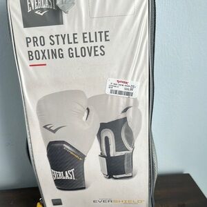 Everlast Pro Style Elite Boxing Gloves - White and Black